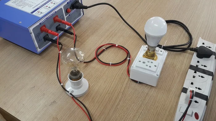 Connection diagram of incandescent bulb with testing equipment